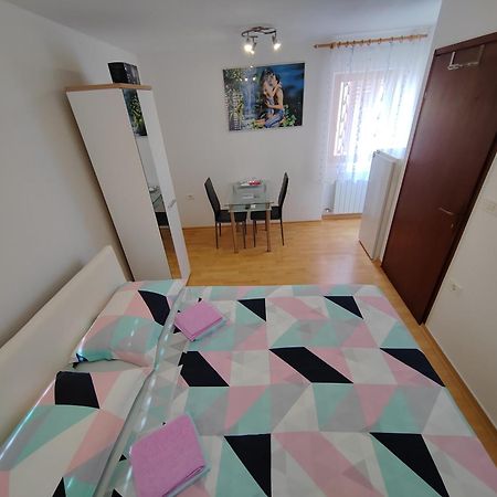 איזולה Rooms Neda מראה חיצוני תמונה